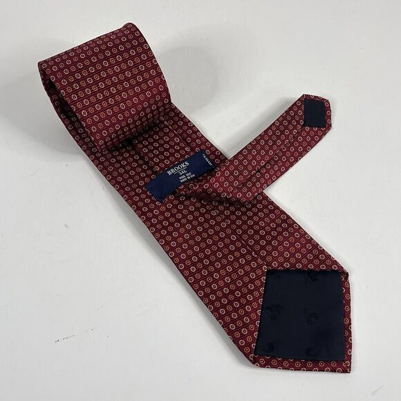 Brooks Brothers 346 100% Silk Necktie Tie Red Yellow Polka Dot 3 3/4 x 56 - Picture 2 of 3